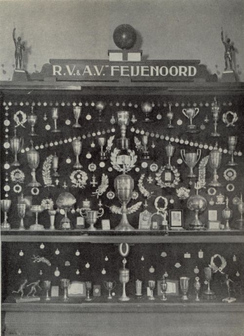 De prijzenkast in 1933