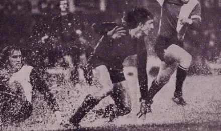 Cruijff en Vos in een regenballet.