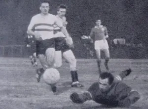 Eddy PG keert schot van Eusebio.