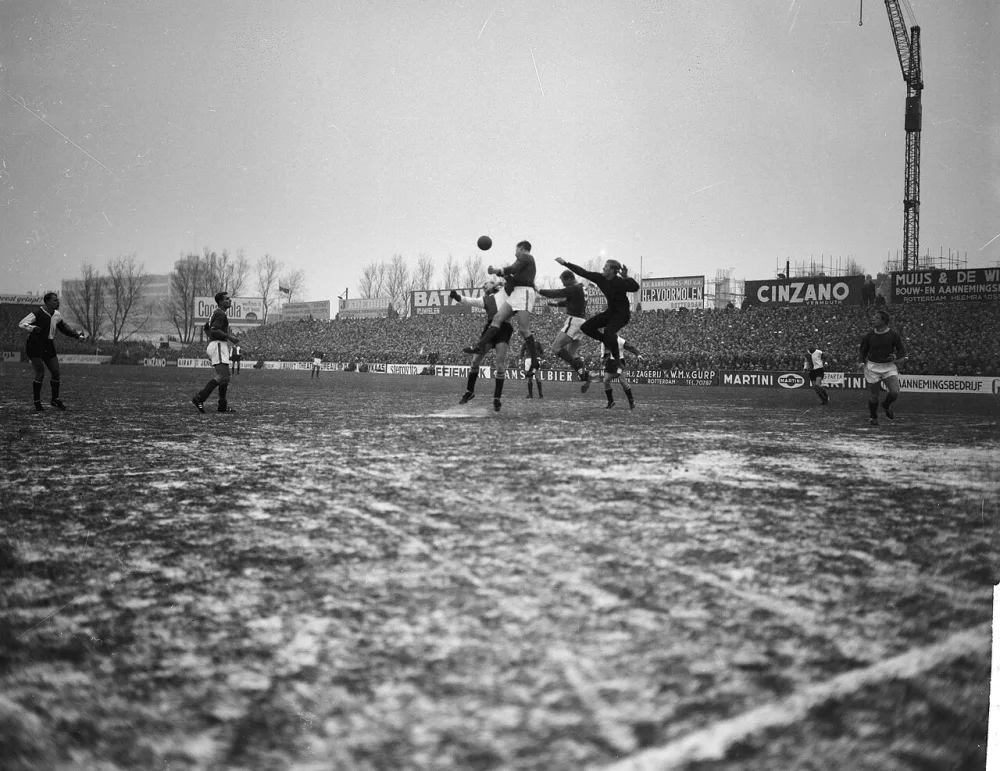Sparta tegen Feyenoord 3-0, speelmoment. Foto: Joop van Bilsen / Anefo, Nationaal Archief (CC0).