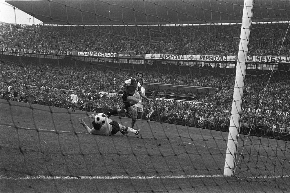 Feyenoord tegen Ajax 2-0,. Foto: Bert Verhoeff / Anefo, Nationaal Archief (CC0).