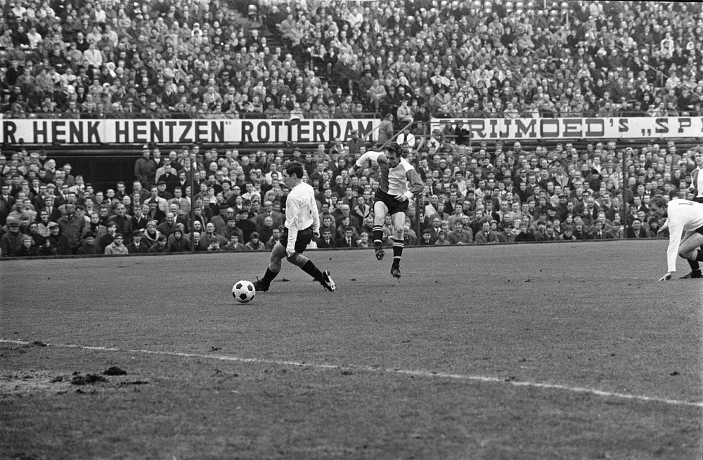 Feyenoord tegen NAC 5-0. Foto: Rob Mieremet / Anefo, Nationaal Archief (CC0).