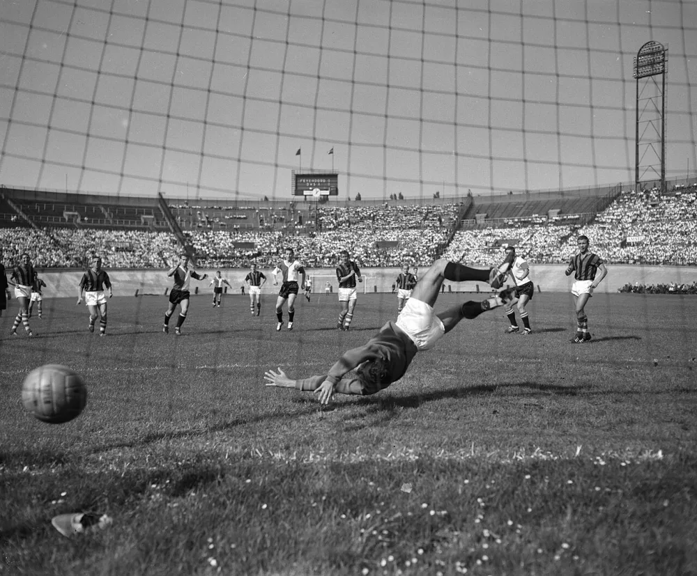 DWSA tegen Feyenoord 2-3. Laatste doelpunt voor Feyenoord. Foto: Joop van Bilsen / Anefo, Nationaal Archief (CC0).