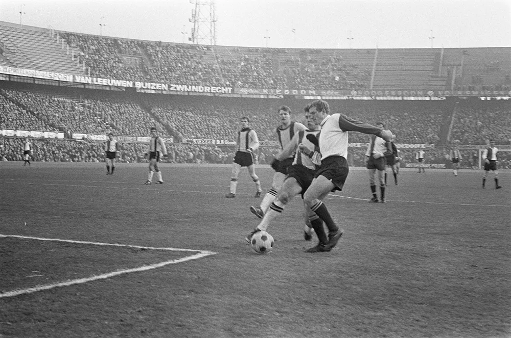 Feyenoord tegen DOS 6-0. Foto: Bert Verhoeff / Anefo, Nationaal Archief (CC0).