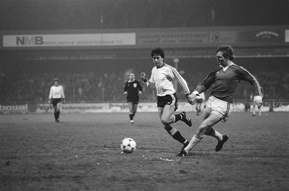 Voetbal AZ67 tegen Feyenoord 5-2, spelmomenten. Foto: Hans van Dijk / Anefo, Nationaal Archief (CC0).