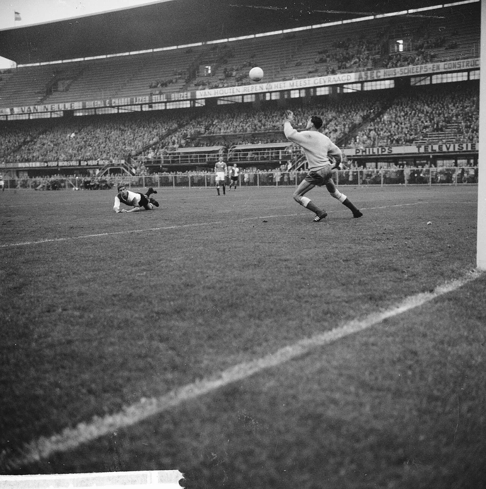 Feyenoord tegen GVAV 2-1, speelmoment. Foto: Eric Koch / Anefo, Nationaal Archief (CC0).