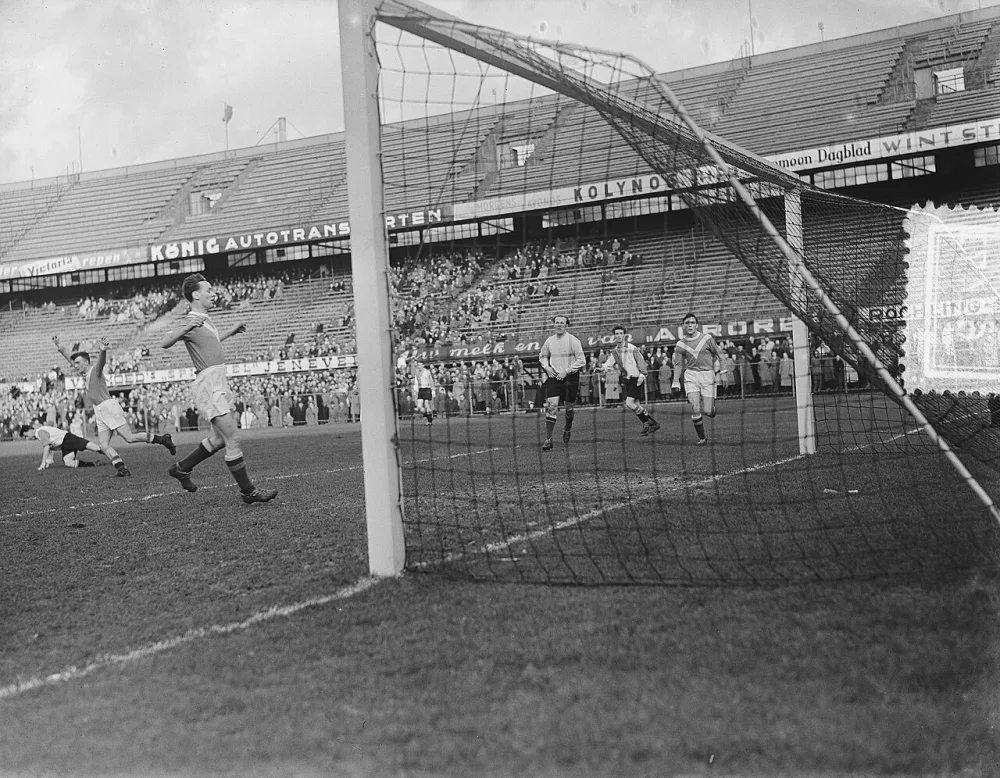 Voetbal. Feyenoord tegen RBC 2-1. Doelpunt RBC. Foto: Wim van Rossem / Anefo, Nationaal Archief (CC0).