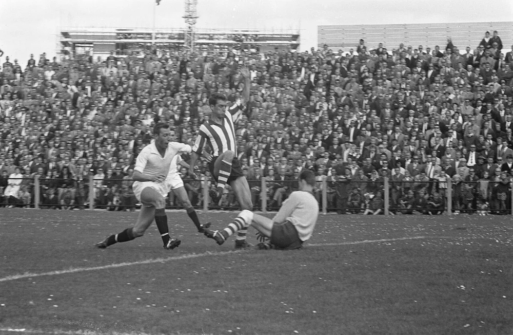 Enschede tegen Feyenoord 1-2, spelmoment. Foto: Harry Pot / Anefo, Nationaal Archief (CC0).