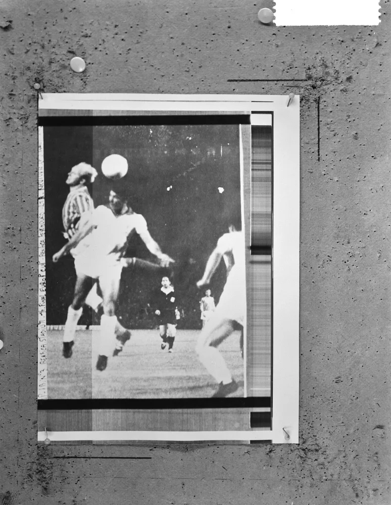 Benfica tegen Feijenoord, Kruiver in een kopduel. Foto: fotograaf onbekend / Anefo, Nationaal Archief (CC0).