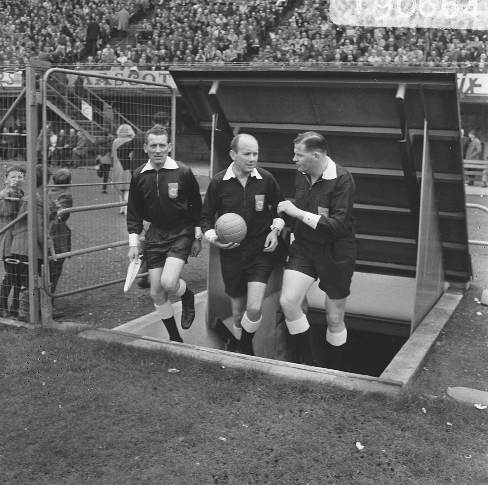 Feyenoord tegen Willem II , scheidsrechter. Foto: Jan Voets / Anefo, Nationaal Archief (CC0).