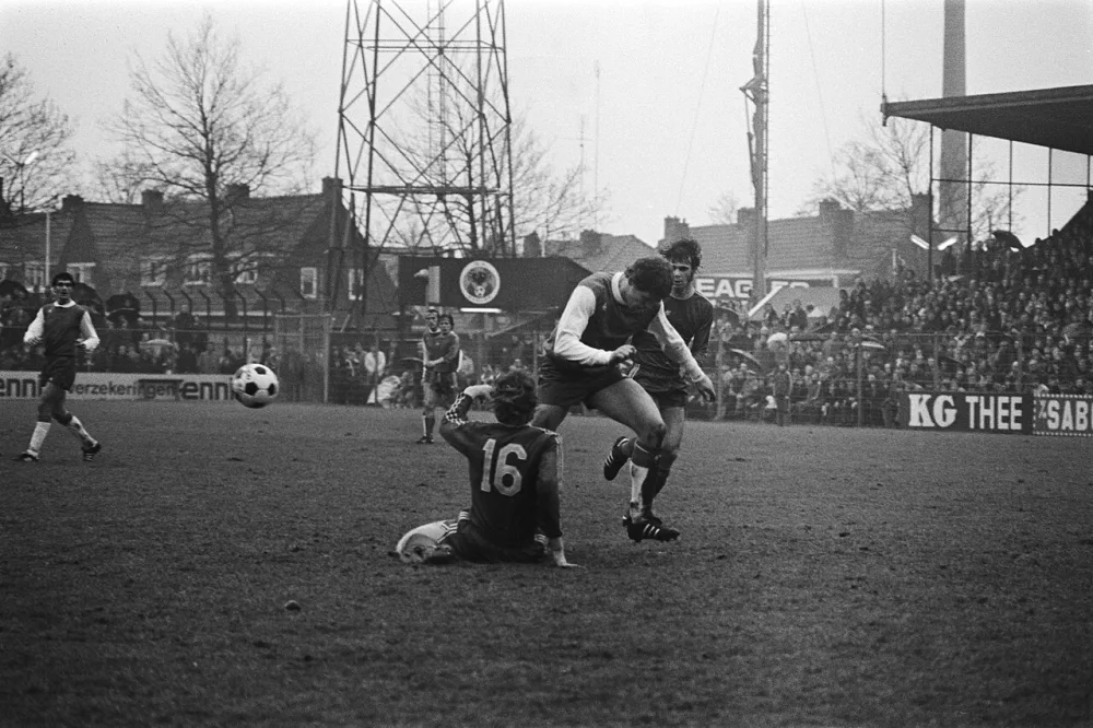Go Ahead Eagles tegen Feijenoord 0-0; spelmomenten. Foto: Bert Verhoeff / Anefo, Nationaal Archief (CC0).