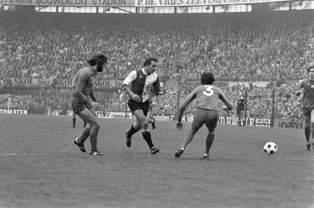 Feijenoord tegen Ajax 1-1; spelmomenten. Foto: Hans Peters / Anefo, Nationaal Archief (CC0).