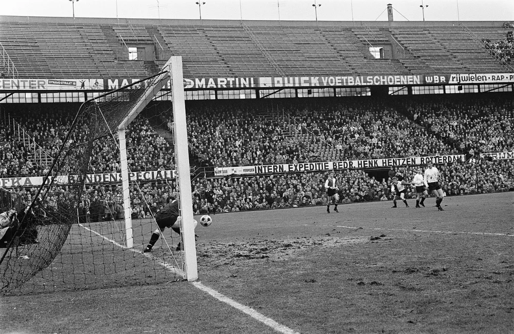 Feyenoord tegen NAC 5-0. Foto: Rob Mieremet / Anefo, Nationaal Archief (CC0).