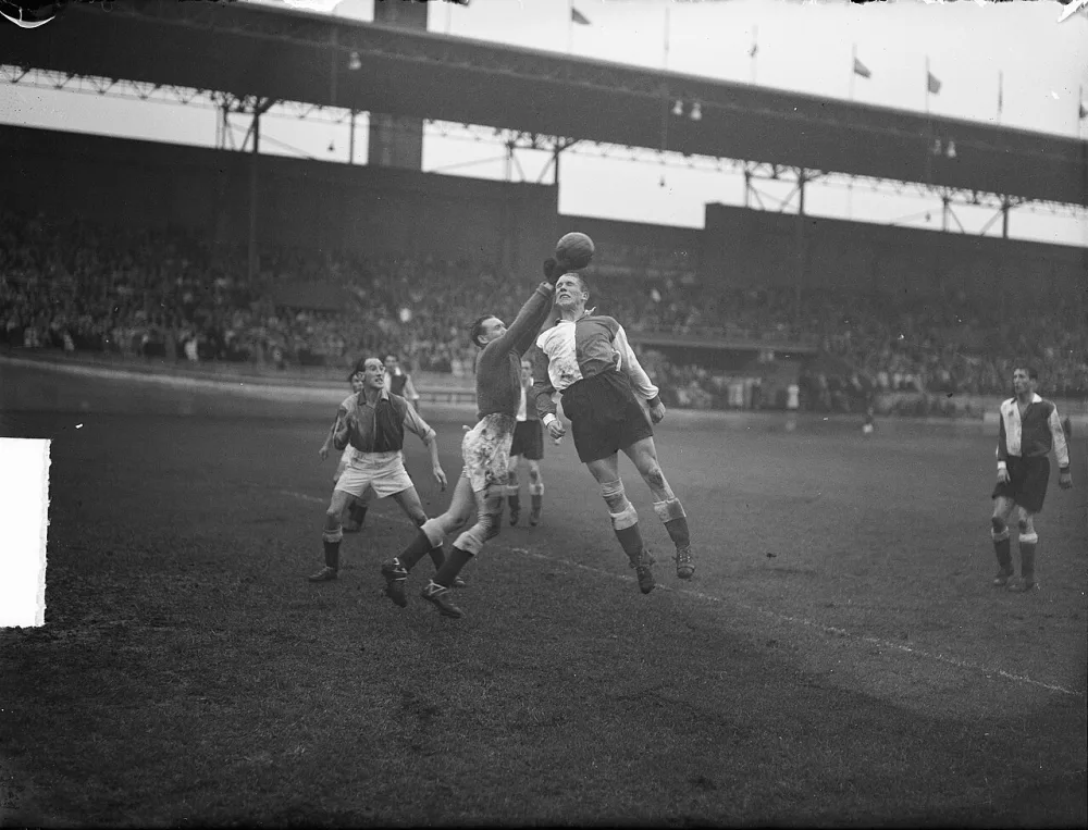 DWS tegen Feyenoord 0-5. Spelmoment. Foto: fotograaf onbekend / Anefo, Nationaal Archief (CC0).