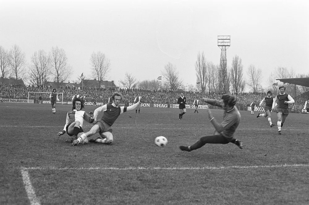 Haarlem tegen Feyenoord 0-3, KNVB-beker, spelmoment. Foto: Bert Verhoeff / Anefo, Nationaal Archief (CC0).