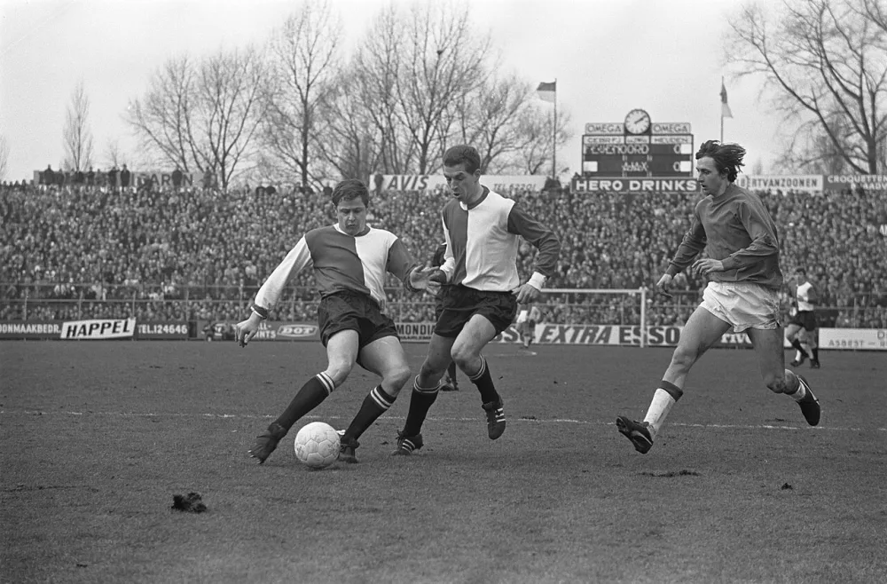Ajax tegen Feijenoord 1-2 (bekercompetitie) spelmomenten. Foto: Jac. de Nijs / Anefo, Nationaal Archief (CC0).