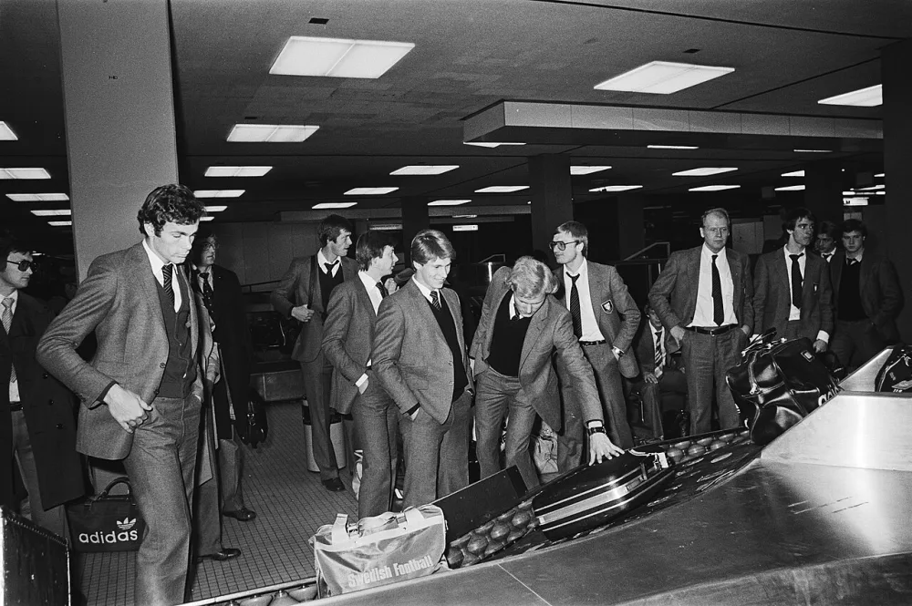 V.l.n.r. Martensson (?), Richard Stornbeck, Denny Petrusson. Foto: Fernando Pereira / Anefo, Nationaal Archief (CC0).