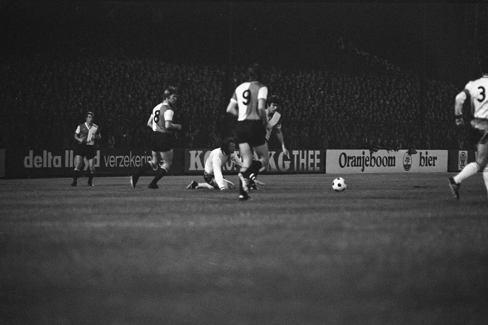 GVoetbal. Go Ahead Eagles tegen Feyenoord 0-1. Spelmoment. Foto: Hans Peters / Anefo, Nationaal Archief (CC0).