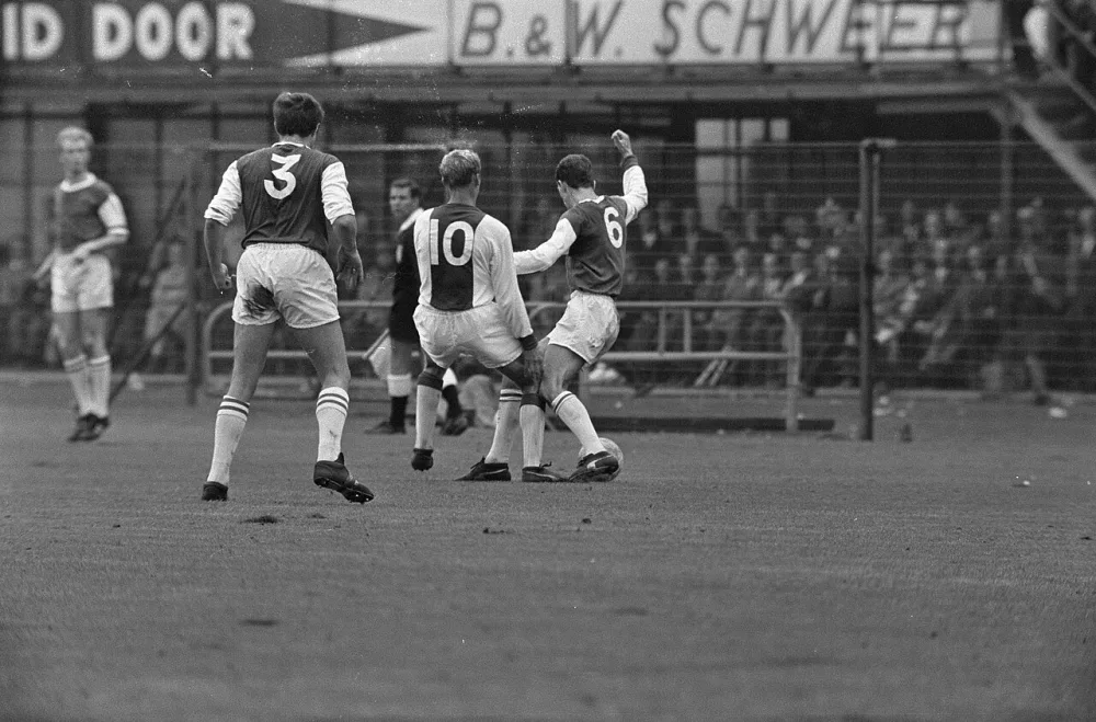 Feyenoord tegen Ajax 1-0. Spelmomenten. Foto: Ron Kroon / Anefo, Nationaal Archief (CC0).