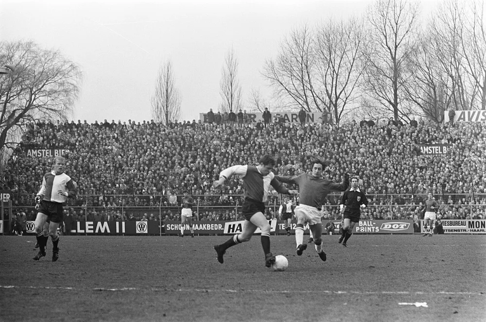 Ajax tegen Feijenoord 1-2 (bekercompetitie) spelmomenten. Foto: Jac. de Nijs / Anefo, Nationaal Archief (CC0).