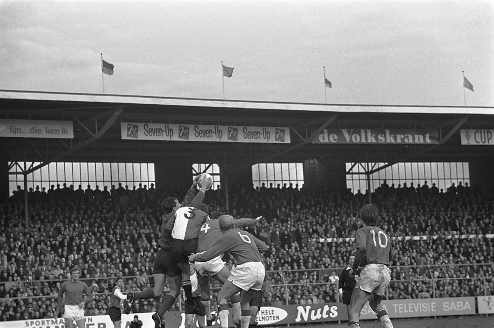 Ajax tegen Feijenoord 1-2 (bekercompetitie) spelmomenten. Foto: Jac. de Nijs / Anefo, Nationaal Archief (CC0).