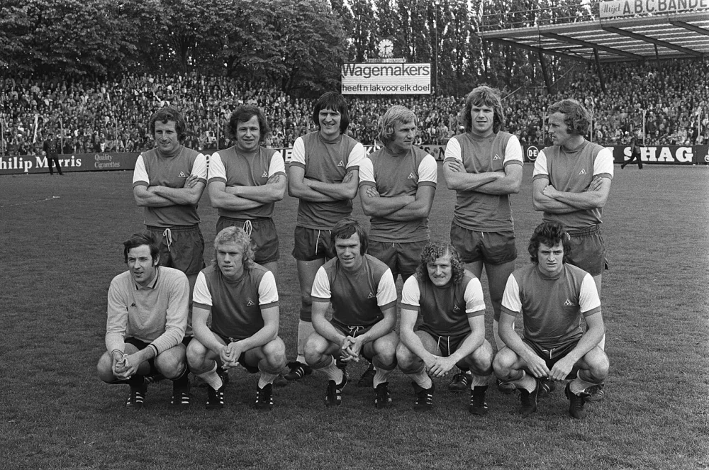 NAC tegen Feyenoord 1-0, elftal Feyenoord. Foto: Bert Verhoeff / Anefo, Nationaal Archief (CC0).