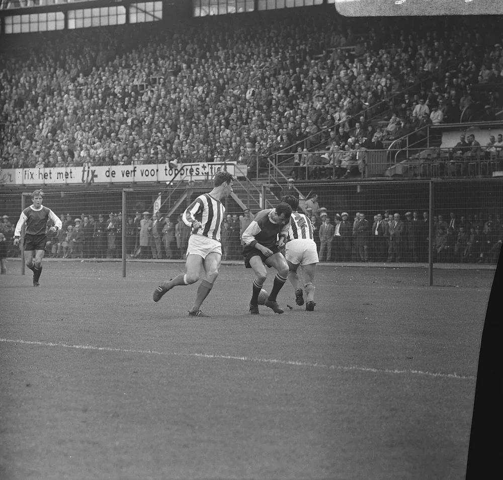 Feyenoord tegen Willem II , spelmoment. Foto: Jan Voets / Anefo, Nationaal Archief (CC0).