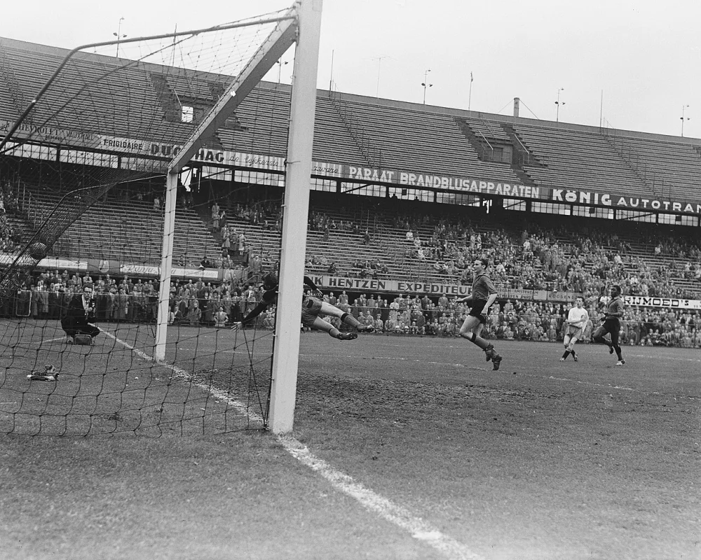 Voetbal Feyenoord tegen BVV 2-4. Foto: Eric Koch / Anefo, Nationaal Archief (CC0).