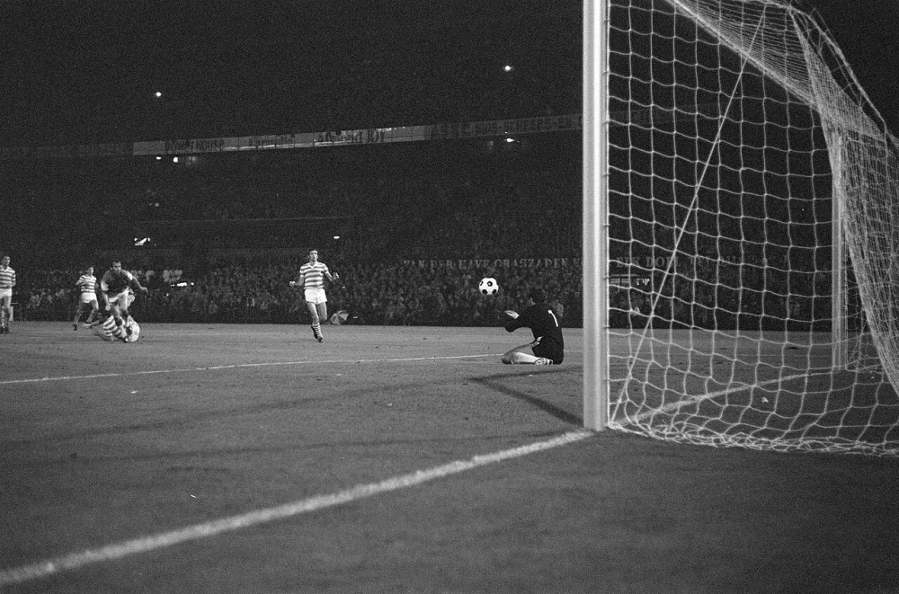 Feijenoord tegen UT Arad Roemenie 1-1 om Europa Cup. Foto: Eric Koch / Anefo, Nationaal Archief (CC0).