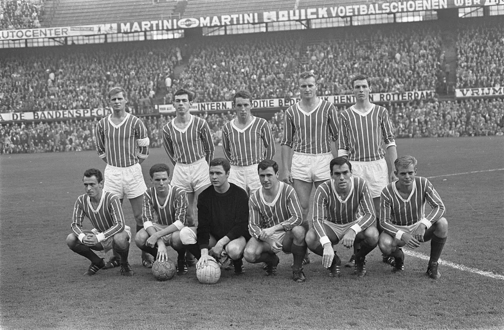 Feyenoord tegen Fortuna 54 6-0. Elftal Fortuna 54. Foto: Ron Kroon / Anefo, Nationaal Archief (CC0).