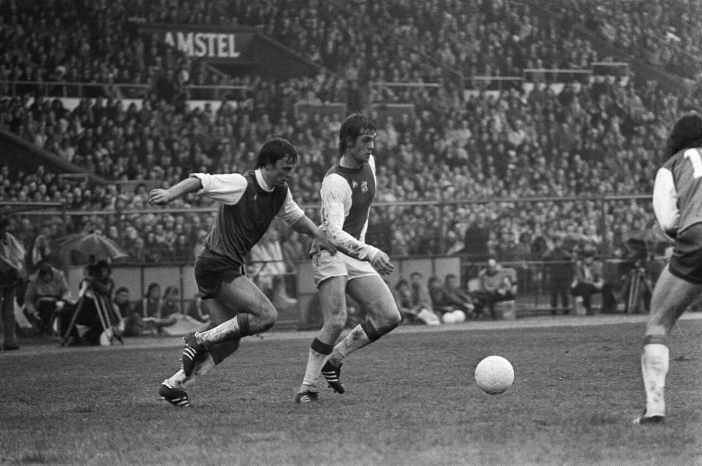 Ajax tegen Feyenoord 0-1, spelmomenten. Foto: Hans Peters / Anefo, Nationaal Archief (CC0).