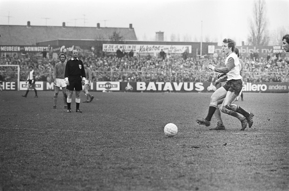 Spelmoment. Foto: fotograaf onbekend / Anefo, Nationaal Archief (CC0).