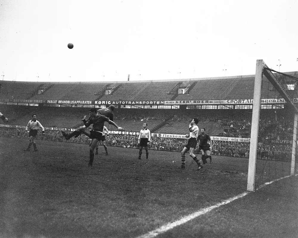 Feyenoord tegen VVV. Spelmoment. Foto: Eric Koch / Anefo, Nationaal Archief (CC0).