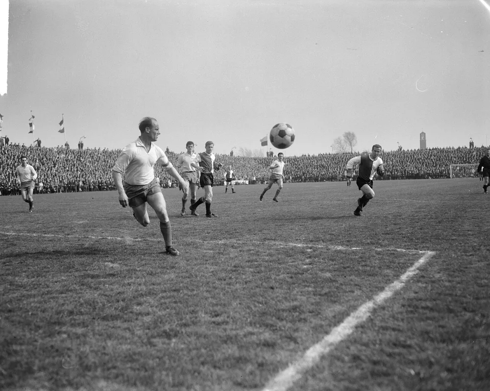 Sittardia tegen Feyenoord 0-2, spelmoment. Foto: Joop van Bilsen / Anefo, Nationaal Archief (CC0).