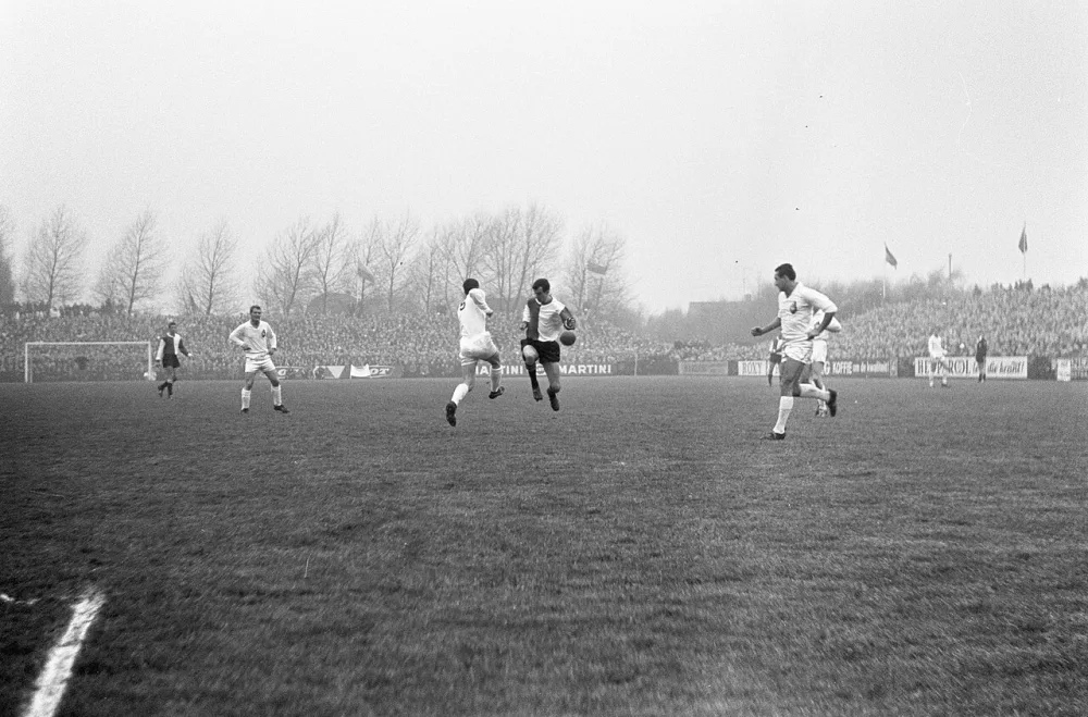 Telstar tegen Feyenoord 0-2, spelmomenten. Foto: Eric Koch / Anefo, Nationaal Archief (CC0).