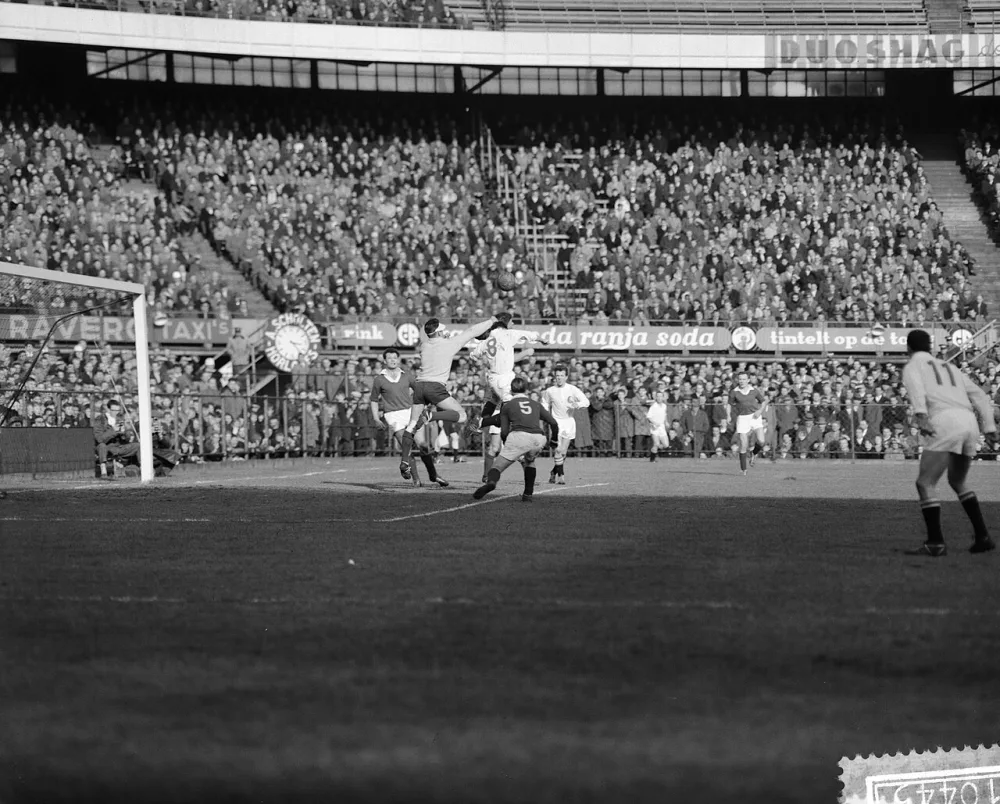 Feyenoord tegen Rapid 5-0, keeper Ingres. Foto: Herbert Behrens / Anefo, Nationaal Archief (CC0).