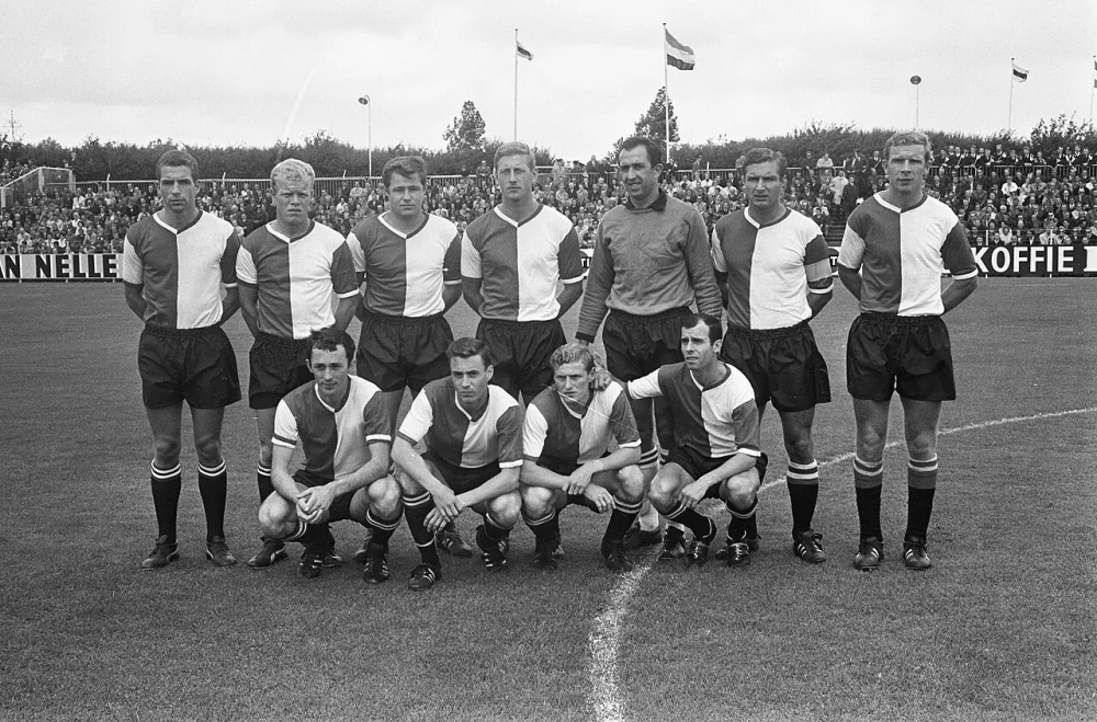 Xerxes DHC tegen Feyenoord 1-3. Elftal Feyenoord. Foto: Eric Koch / Anefo, Nationaal Archief (CC0).