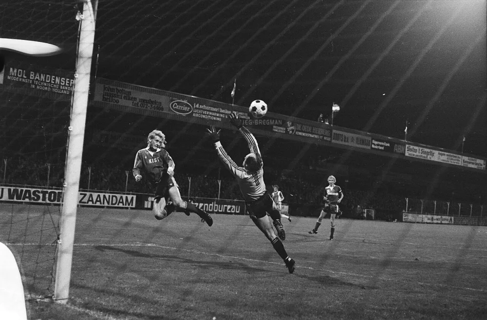 AZ67 tegen Feyenoord 4-2, Kist maakt 2-0. Foto: Bert Verhoeff / Anefo, Nationaal Archief (CC0).