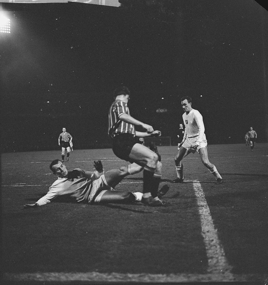 Voetbal Halve Finale Intertoto; Feyenoord - Banik Ostrava (Tjechie) 1-0. Oudrackay, Moulijn en Doorak. Foto: Eric Koch / Anefo, Nationaal Archief (CC0).