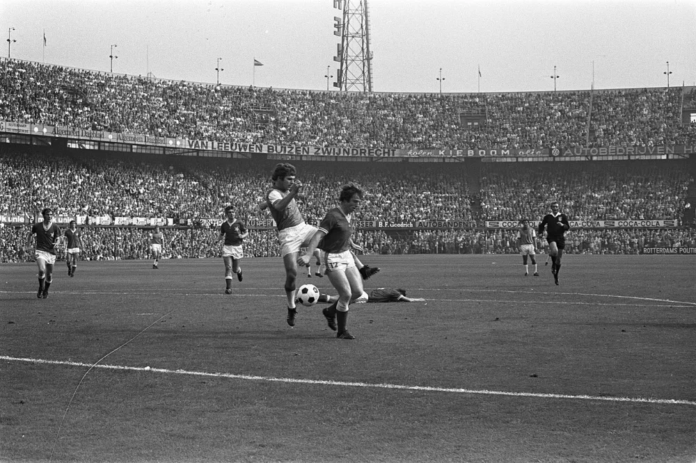Feyenoord tegen MVV 2-0. Foto: Joost Evers / Anefo, Nationaal Archief (CC0).