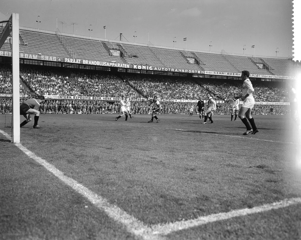 Feyenoord tegen SC Enschede. Foto: Henk Lindeboom / Anefo, Nationaal Archief (CC0).