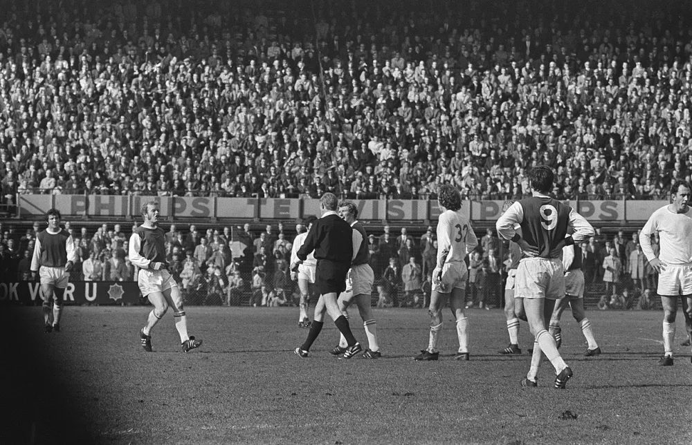 Spelmoment. Foto: fotograaf onbekend / Anefo, Nationaal Archief (CC0).