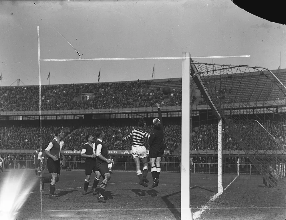 Feijenoord / Blauw Wit. Foto: fotograaf onbekend / Anefo, Nationaal Archief (CC0).