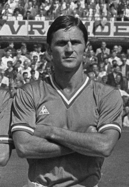 Het elftal van St. Etienne: Vladimir Durković. Foto: fotograaf onbekend / Anefo, Nationaal Archief (CC0).
