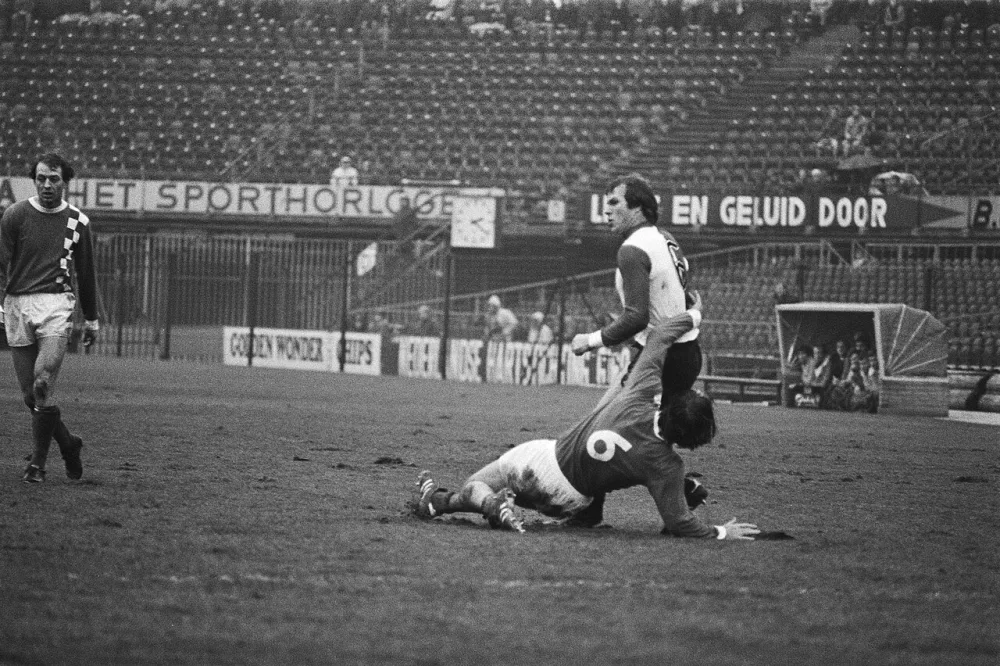 Feijenoord tegen FC VVV 1-1; spelmomenten. Foto: Hans Peters / Anefo, Nationaal Archief (CC0).