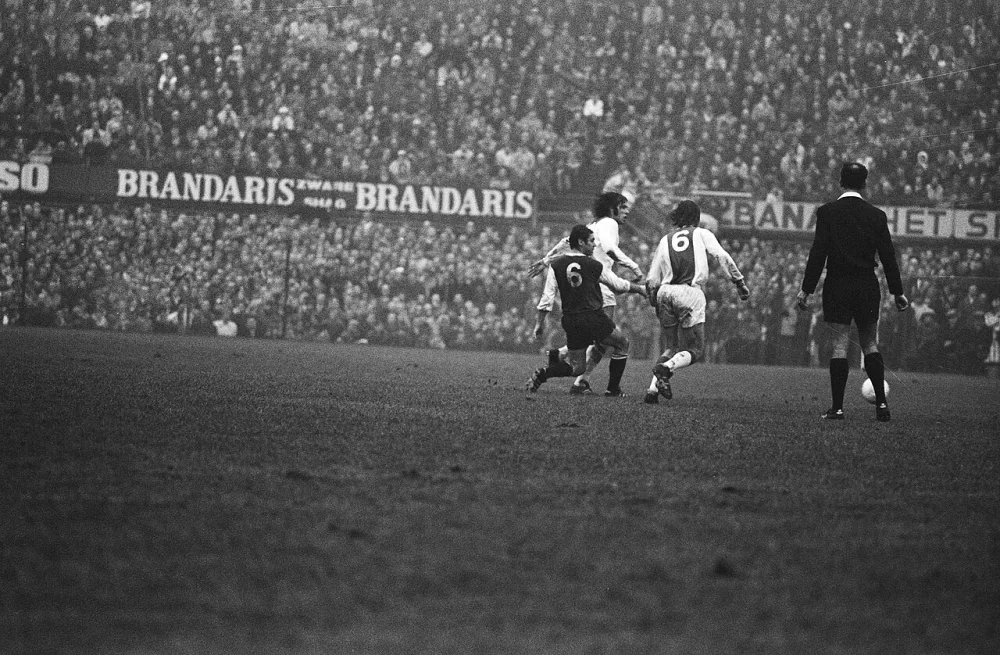 Feijenoord tegen Ajax 1-1. Foto: Hans Peters / Anefo, Nationaal Archief (CC0).