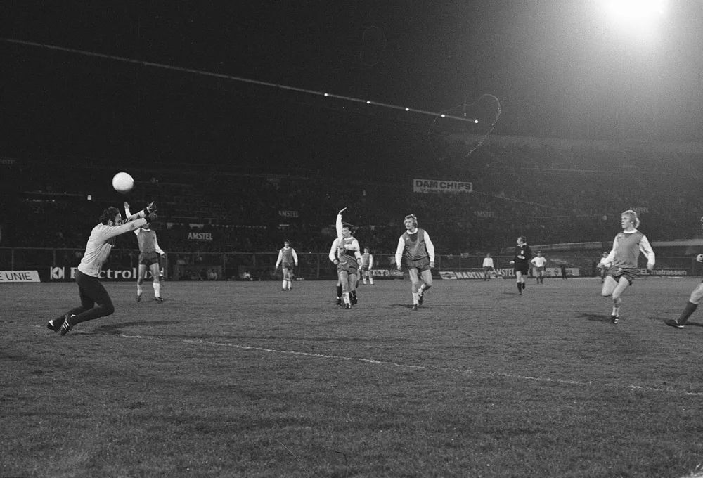 FC Amsterdam tegen Feyenoord 0-0, spelmomenten. Foto: Bert Verhoeff / Anefo, Nationaal Archief (CC0).