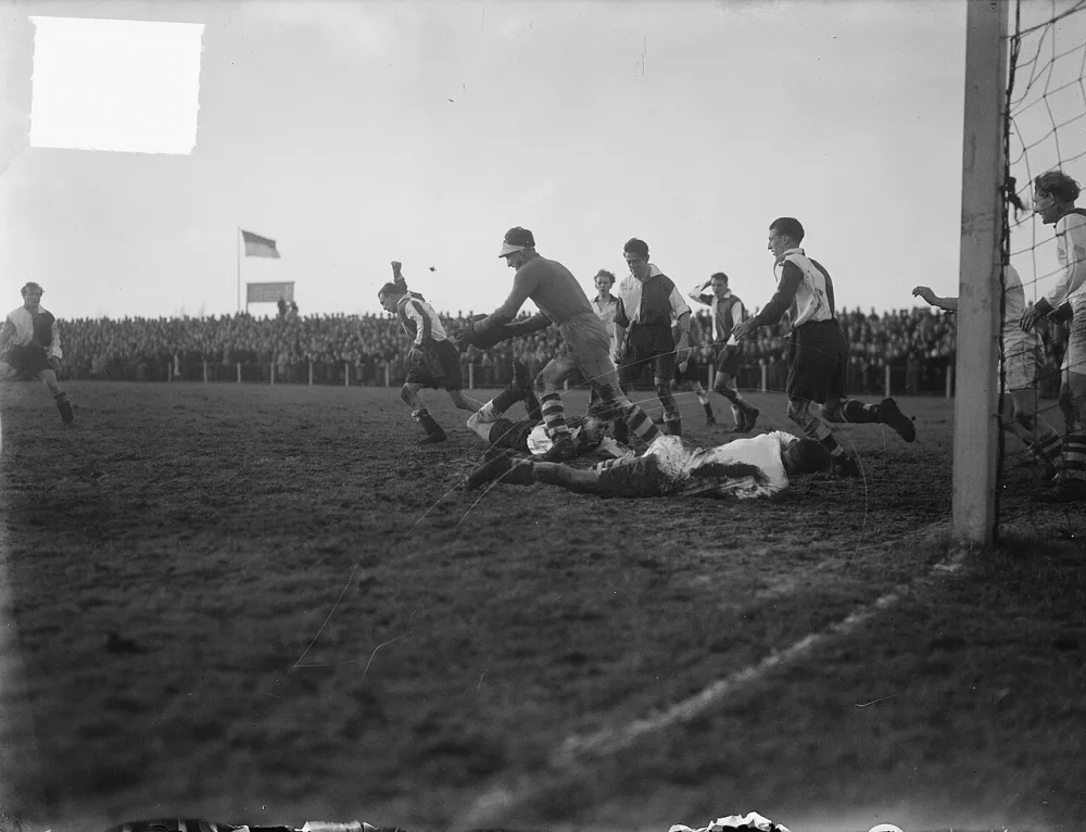Zeeburgia tegen Feyenoord 3-1. Spelmoment. Foto: Jac. de Nijs / Anefo, Nationaal Archief (CC0).