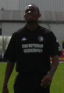 Bonaventure Kalou, 2005. Foto: Deeptrivia via Wikimedia Commons, Public domain.