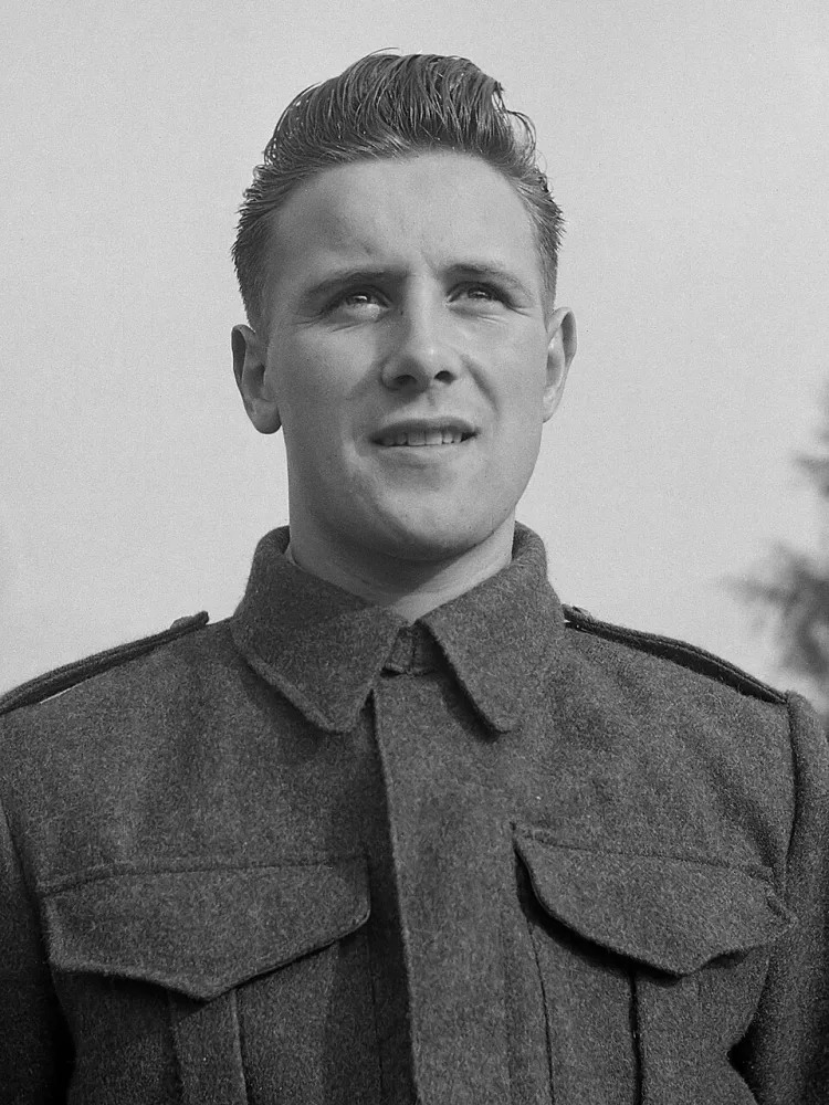 Tinus Bosselaar, 1955. Foto: Wim van Rossem for Anefo ; / Anefo, Nationaal Archief (CC0).